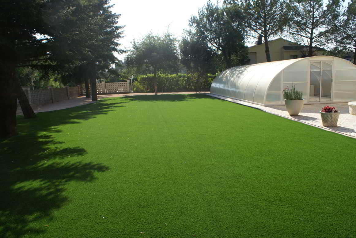 Instalació de gespa artificial a Mataró